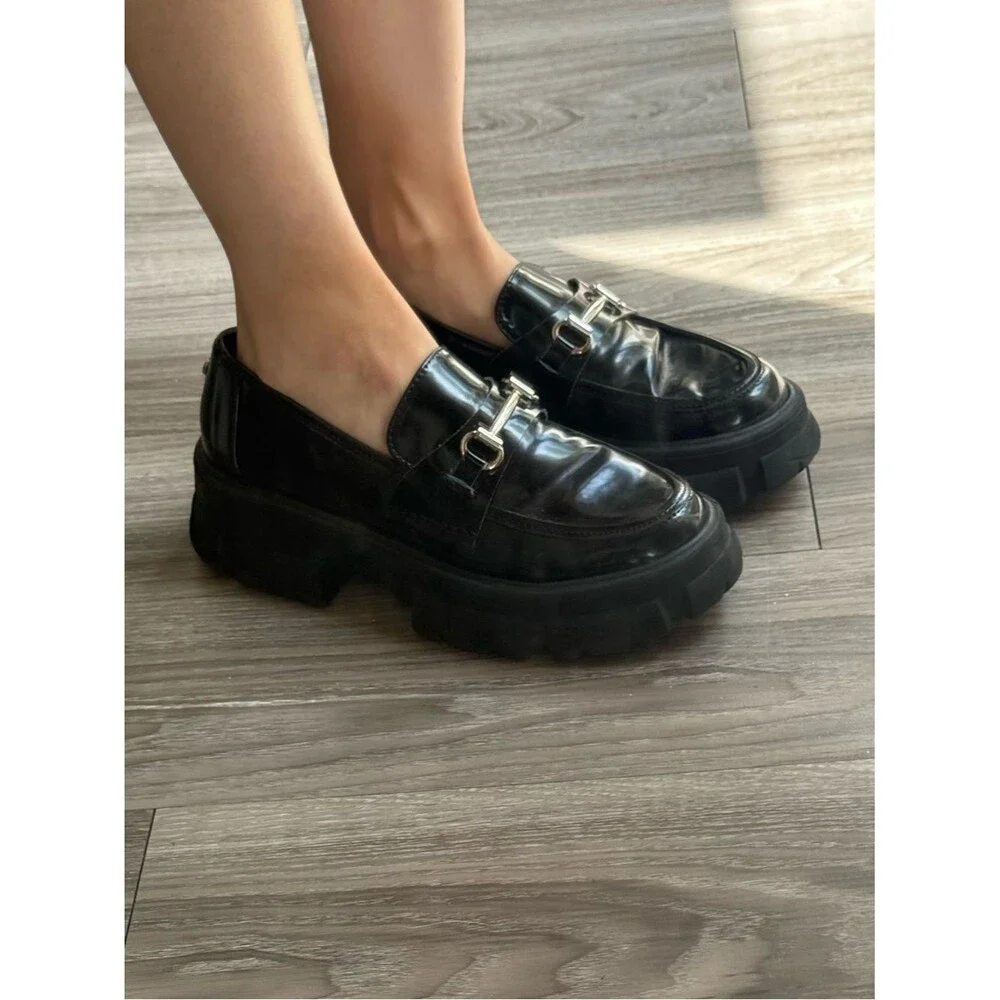 Steve Madden Black Patent Chunky Lug Sole Loafers Horsebit Size 8 preppy